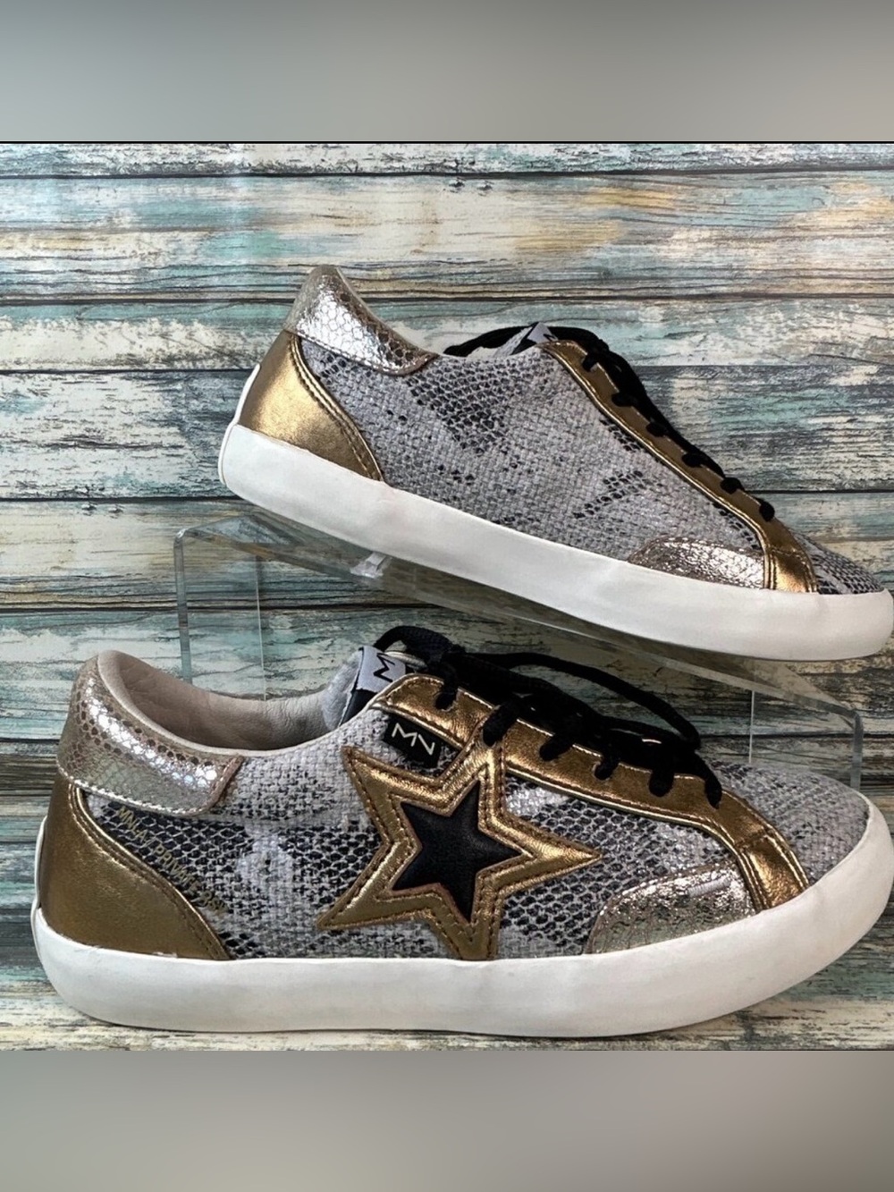 MARK NASON The Stellar Winnie Low Top Casual Sneaker Womens 6.5M Gray Gold Snake